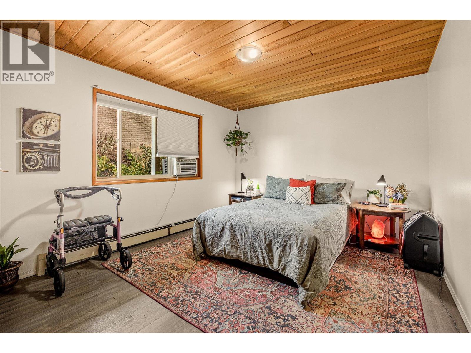  12349 Lake Hill Drive, Lake Country