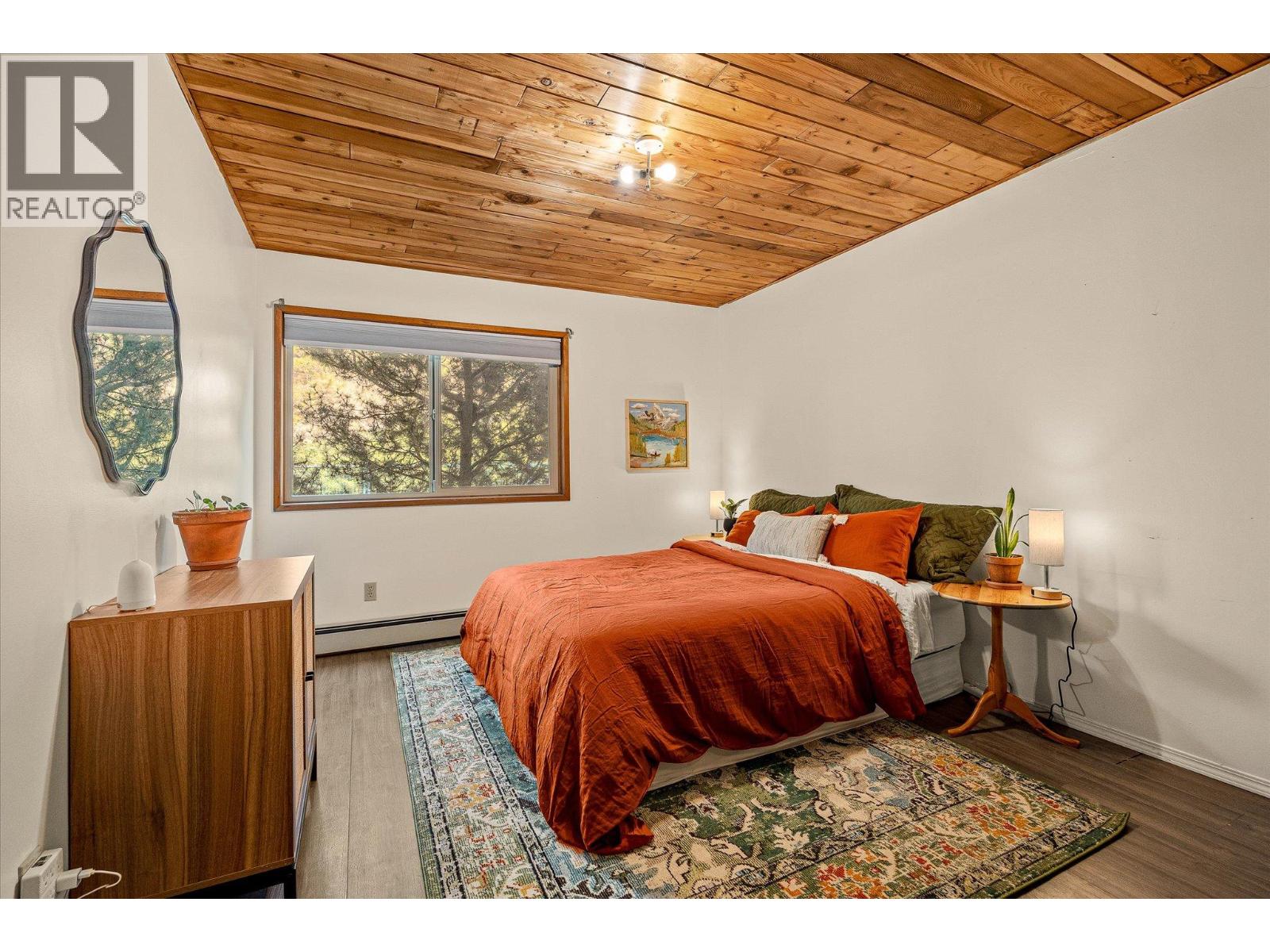  12349 Lake Hill Drive, Lake Country