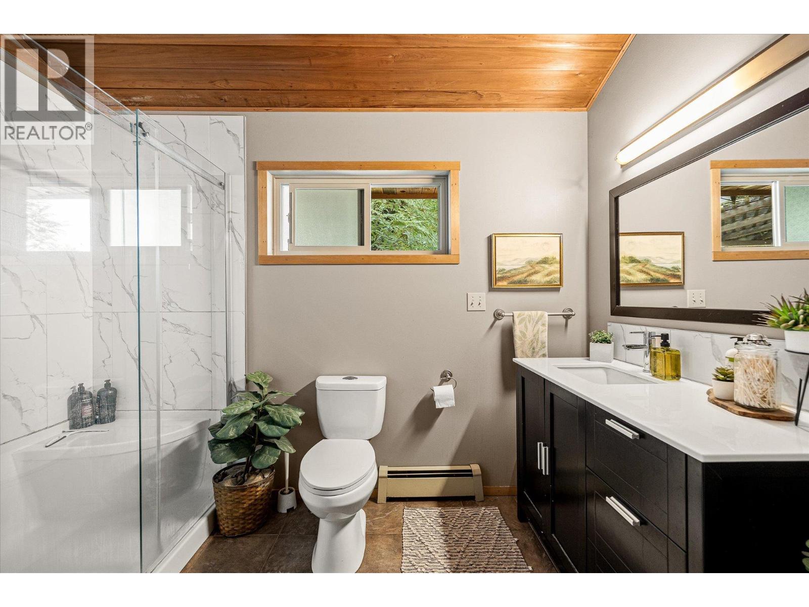  12349 Lake Hill Drive, Lake Country