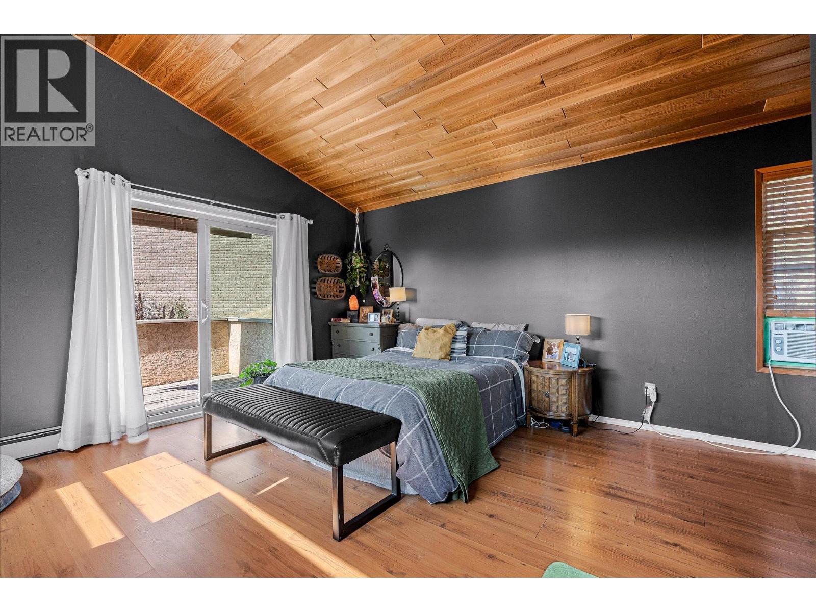  12349 Lake Hill Drive, Lake Country