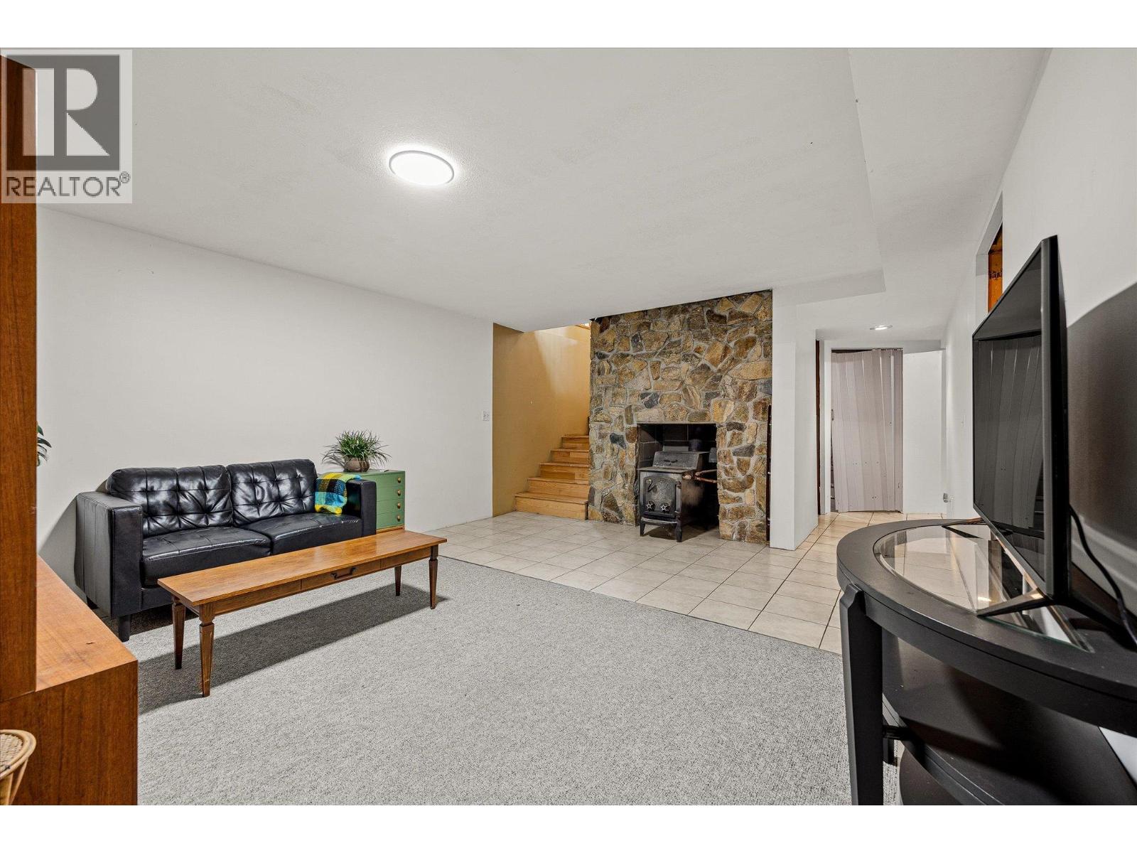  12349 Lake Hill Drive, Lake Country