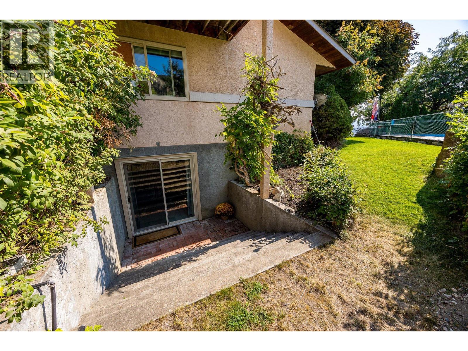  12349 Lake Hill Drive, Lake Country