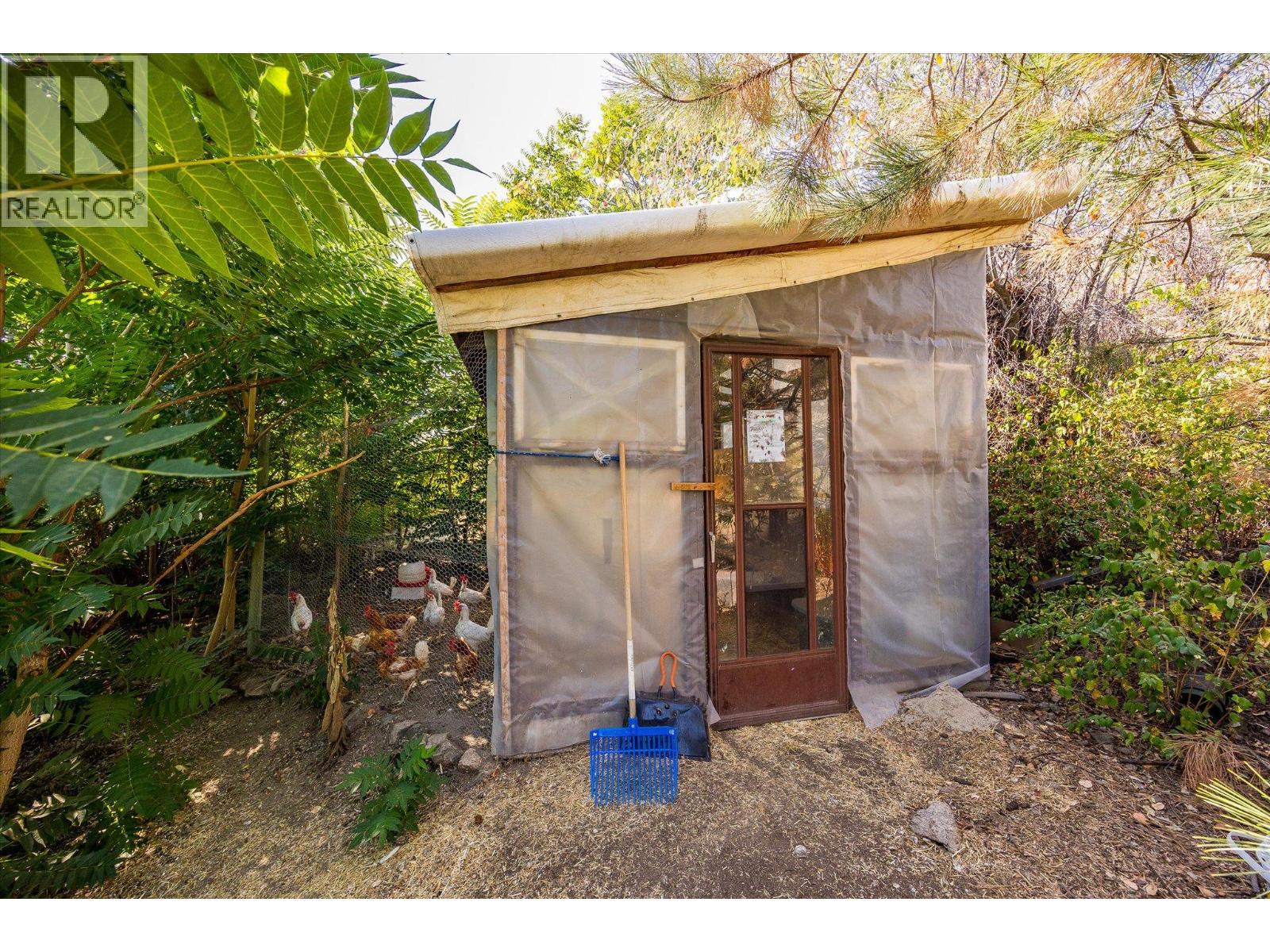  12349 Lake Hill Drive, Lake Country