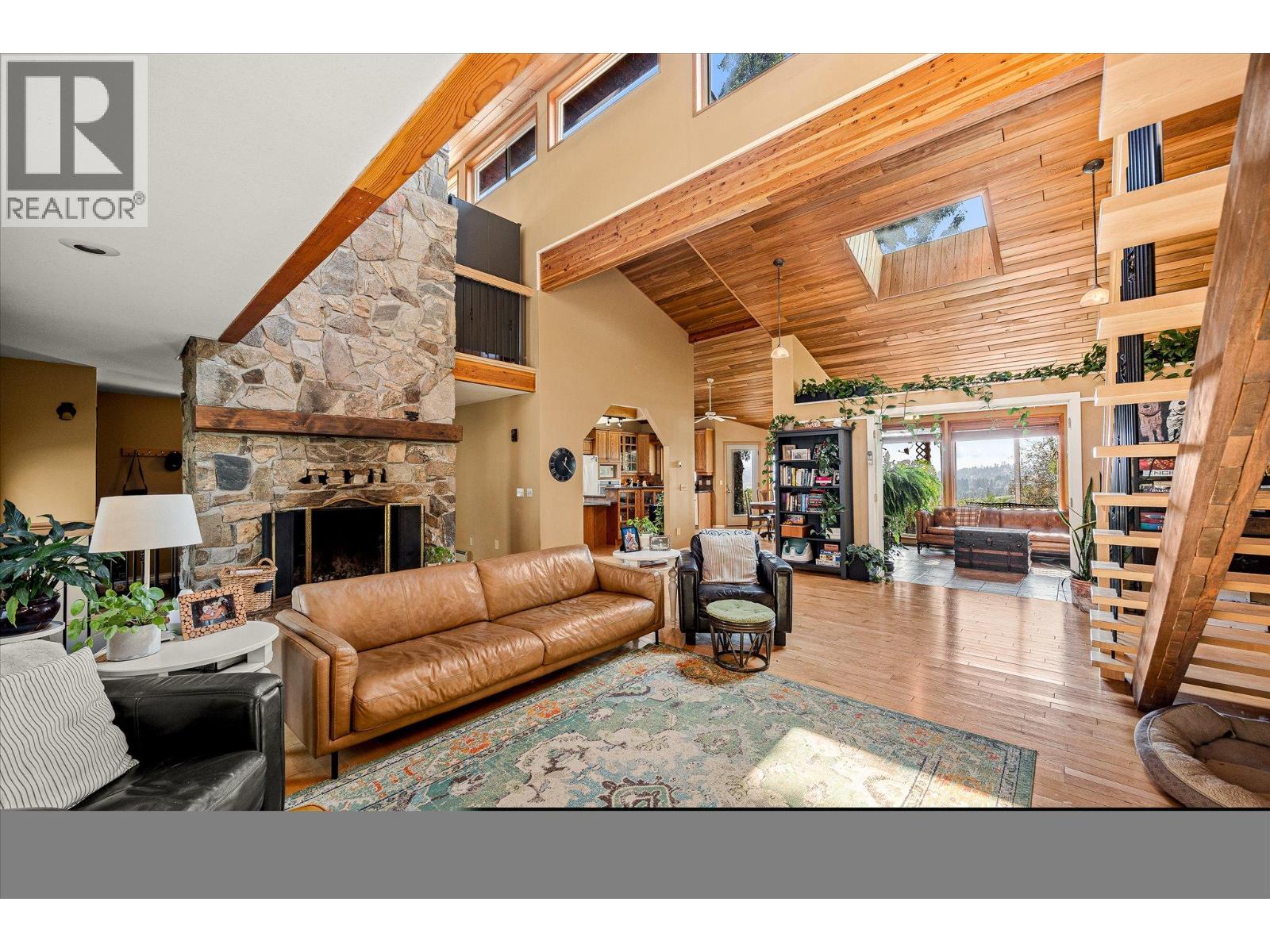  12349 Lake Hill Drive, Lake Country