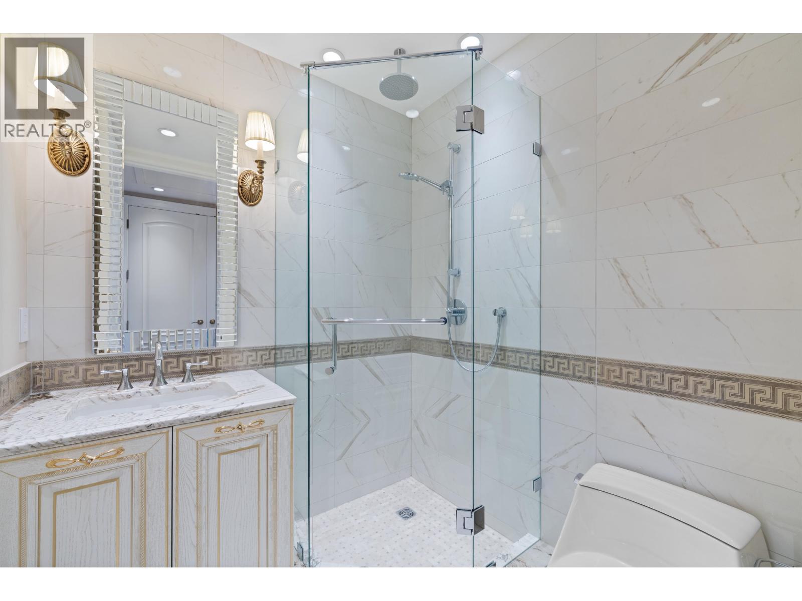 2540 MATHERS AVENUE, West Vancouver