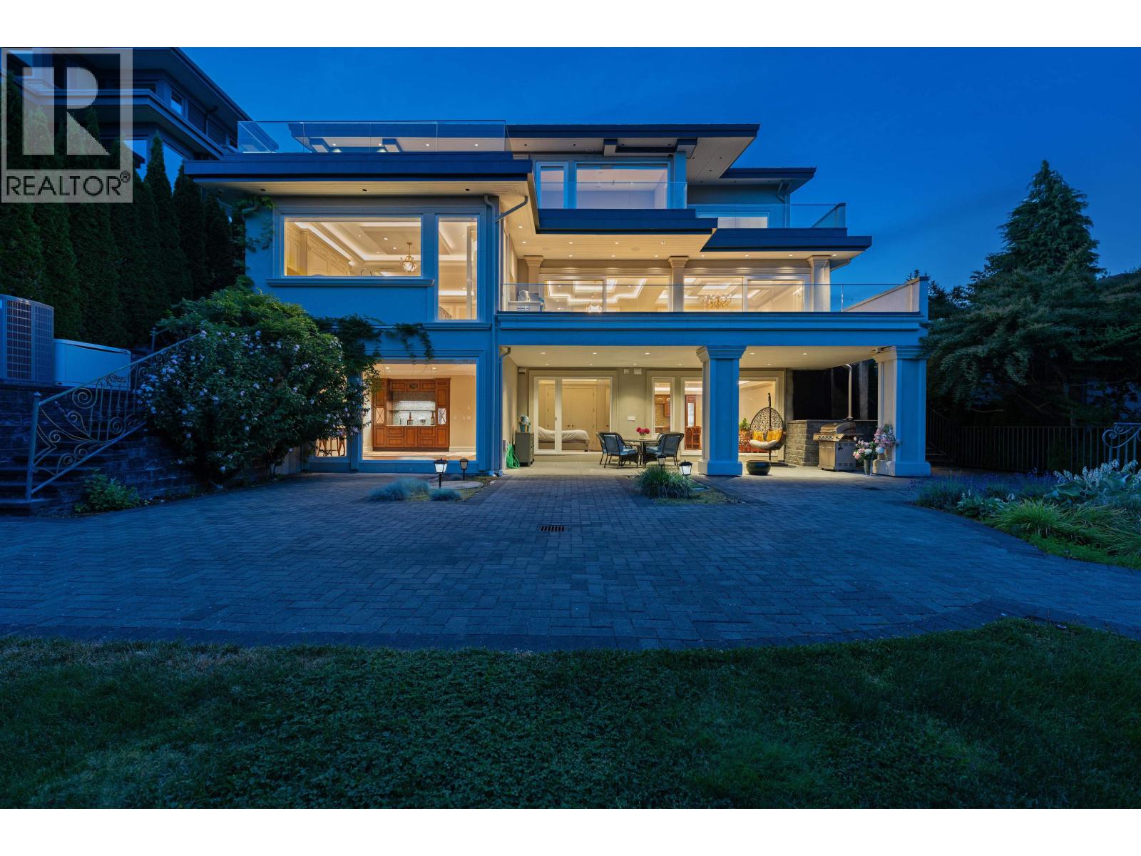 2540 MATHERS AVENUE, West Vancouver