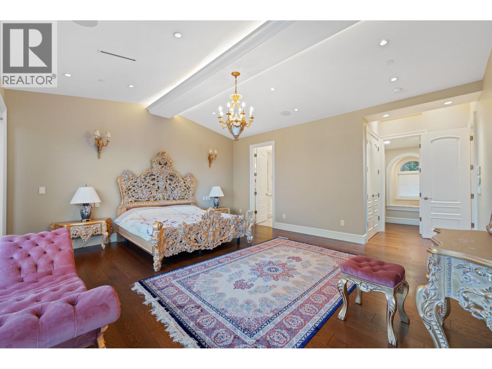 2540 MATHERS AVENUE, West Vancouver