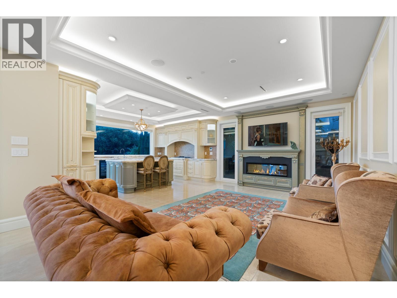 2540 MATHERS AVENUE, West Vancouver
