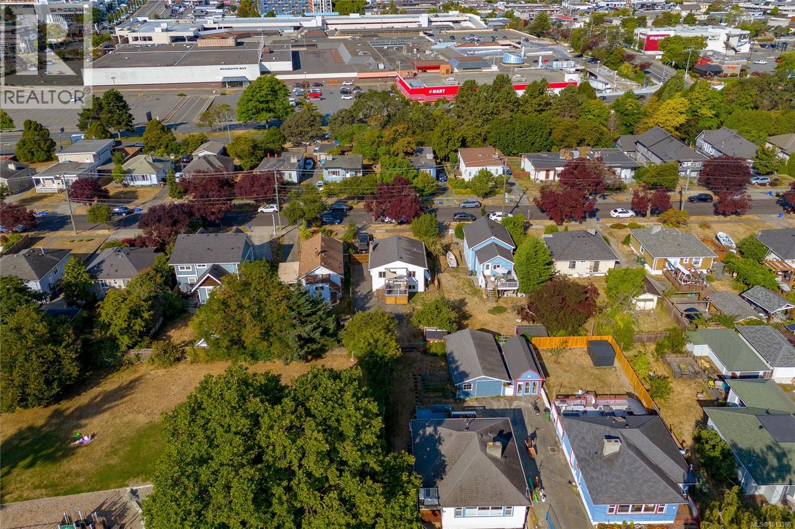 Single Family House for Sale in  Alder St Victoria 