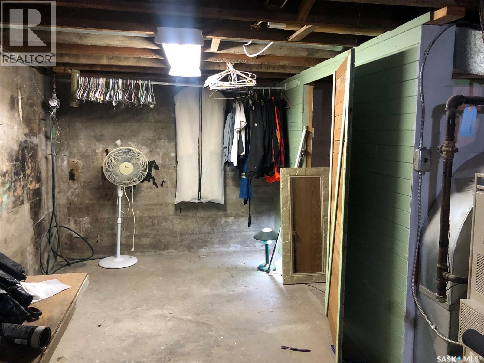 230 2ND AVENUE W - 36
