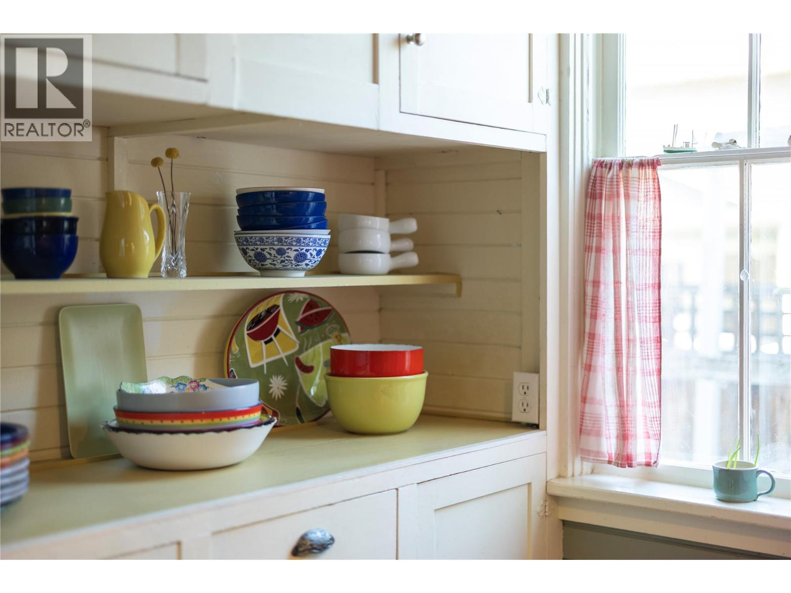 3720 Wood Avenue, Armstrong