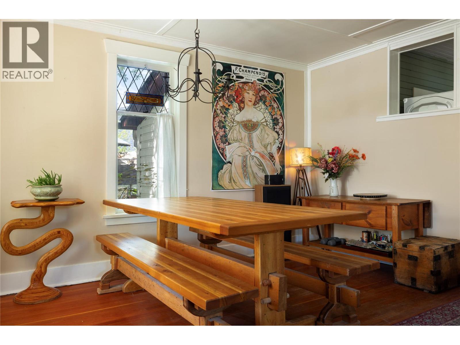 3720 Wood Avenue, Armstrong