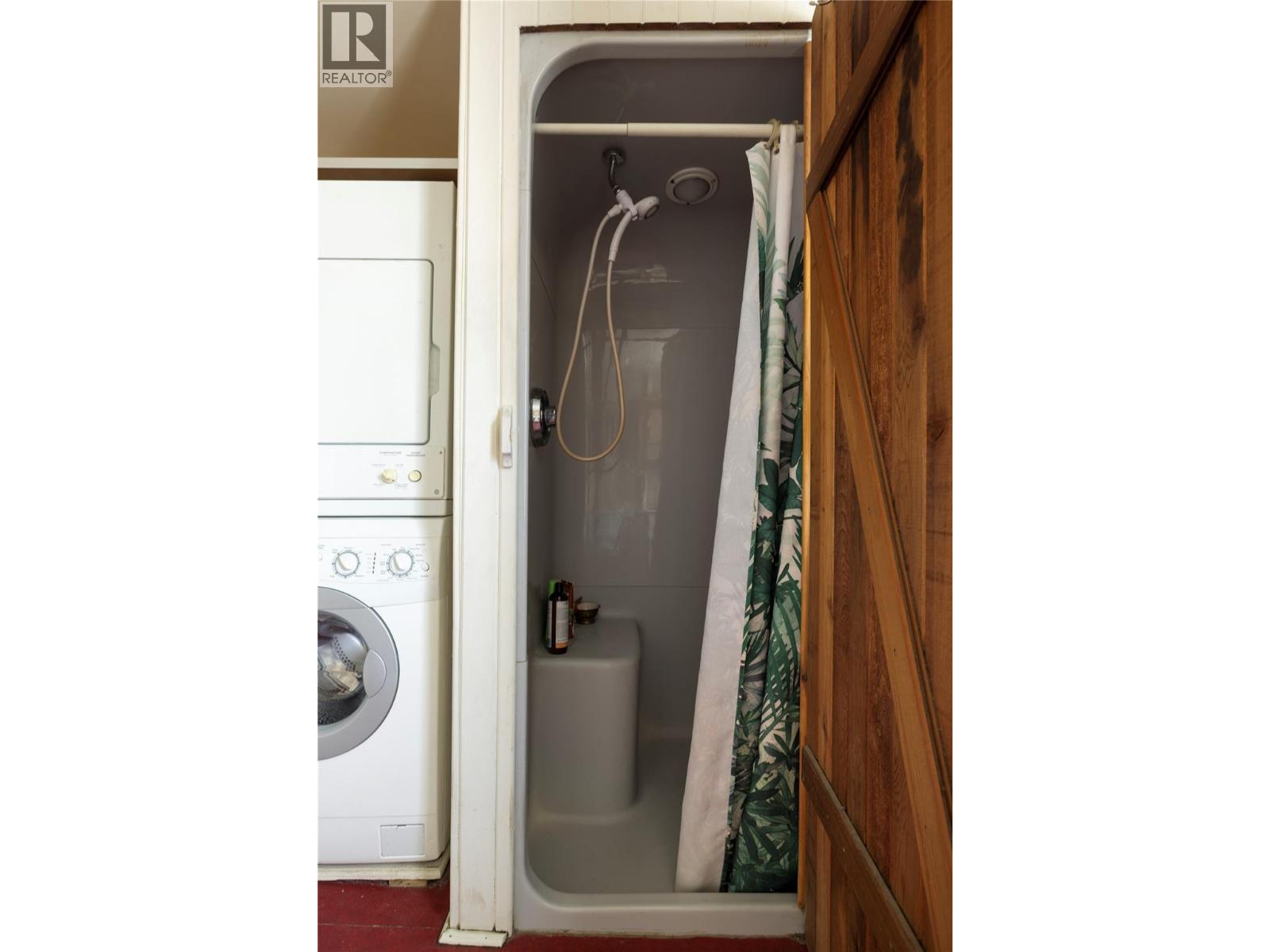 3720 Wood Avenue, Armstrong