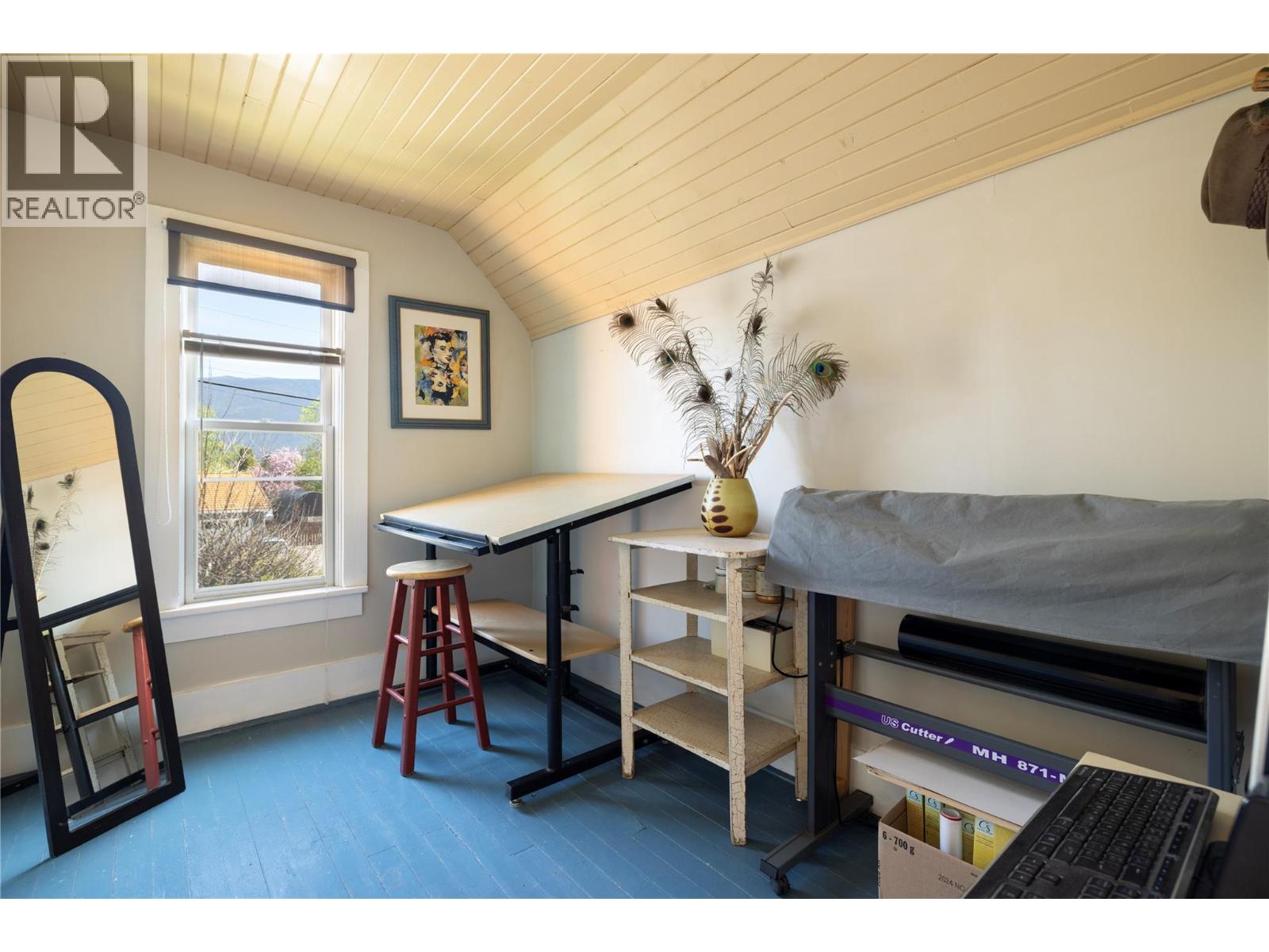 3720 Wood Avenue, Armstrong