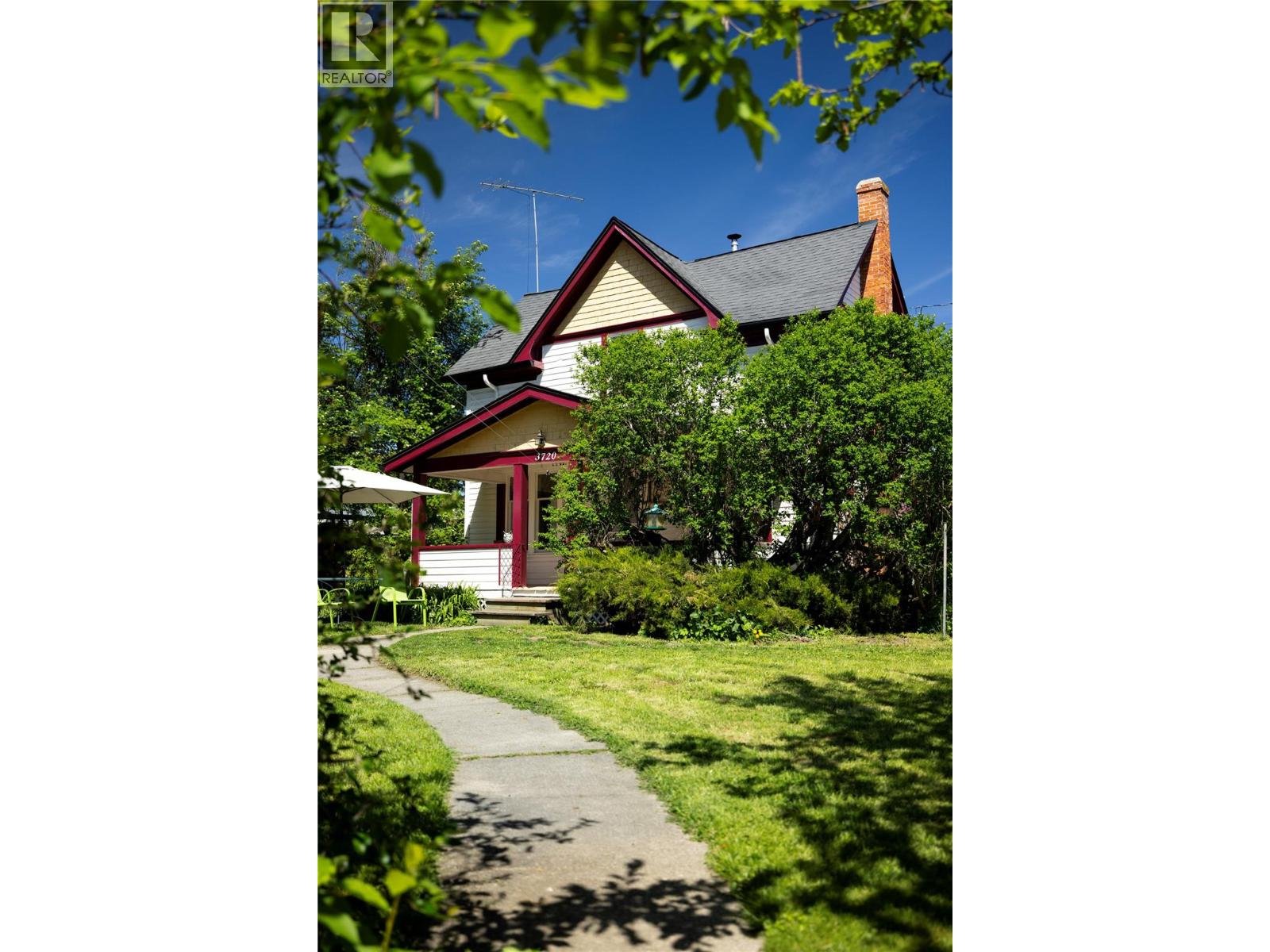 3720 Wood Avenue, Armstrong