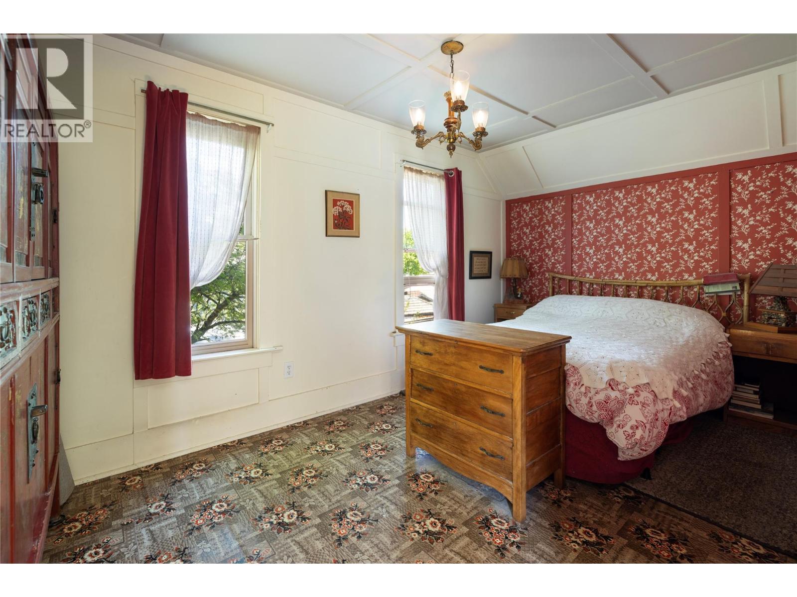 3720 Wood Avenue, Armstrong