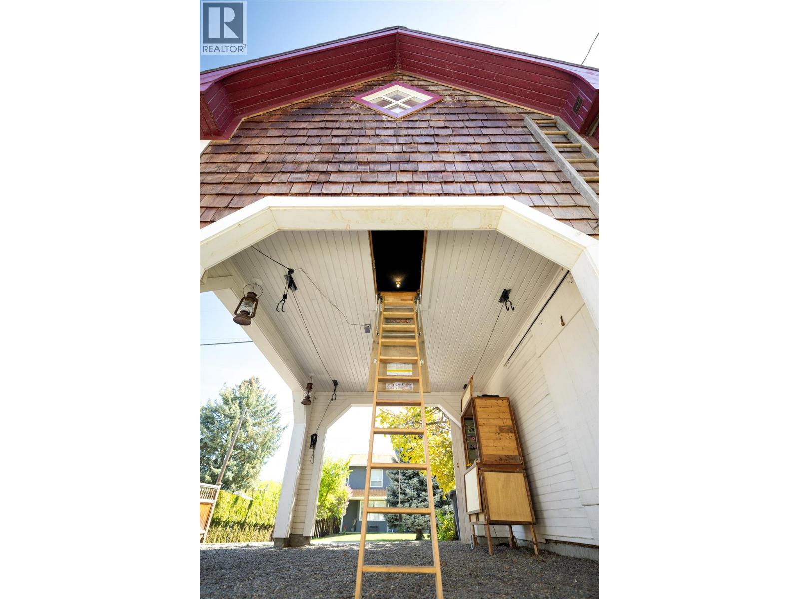 3720 Wood Avenue, Armstrong