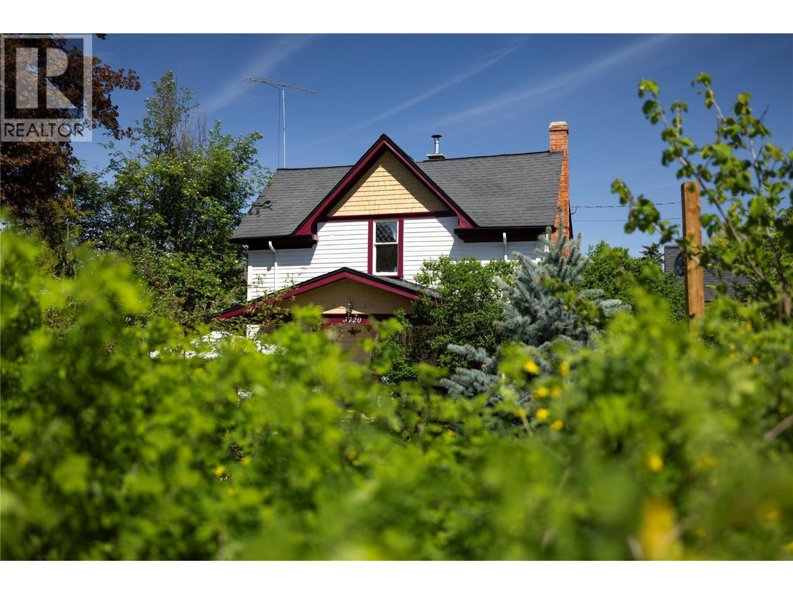 3720 Wood Avenue, Armstrong