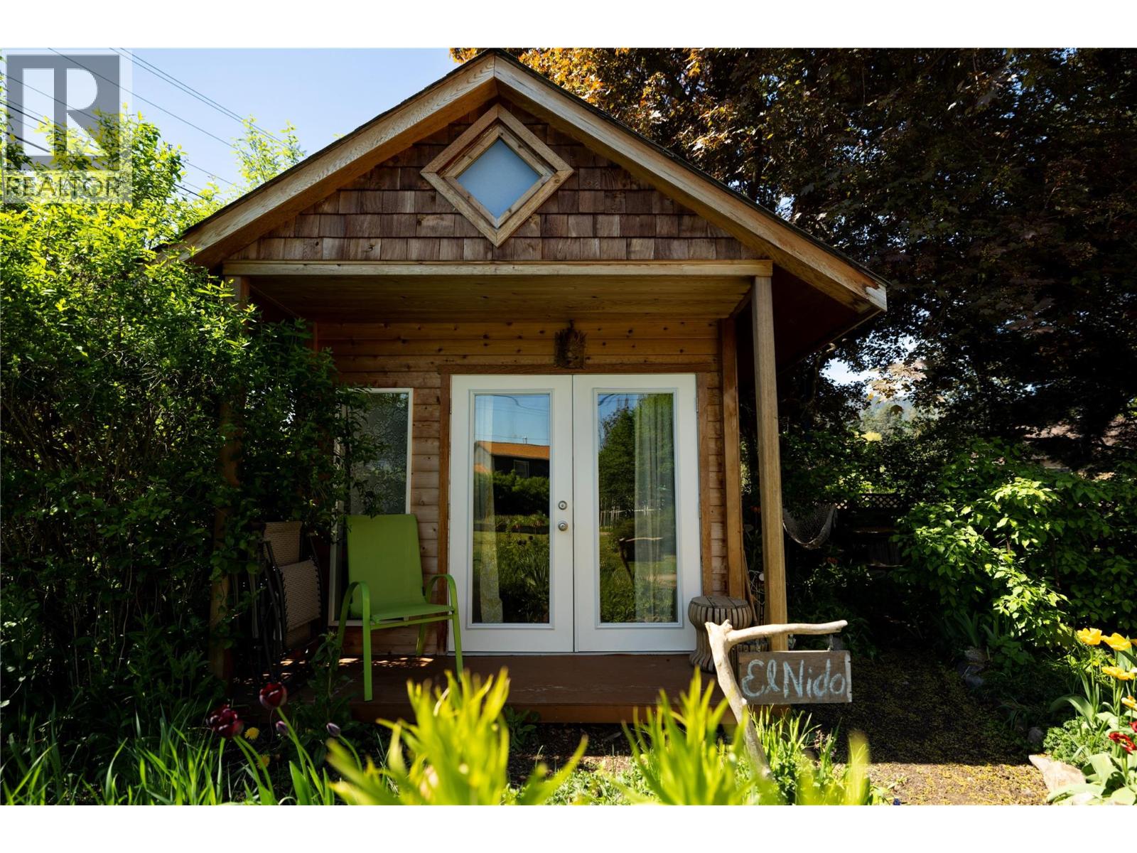 3720 Wood Avenue, Armstrong