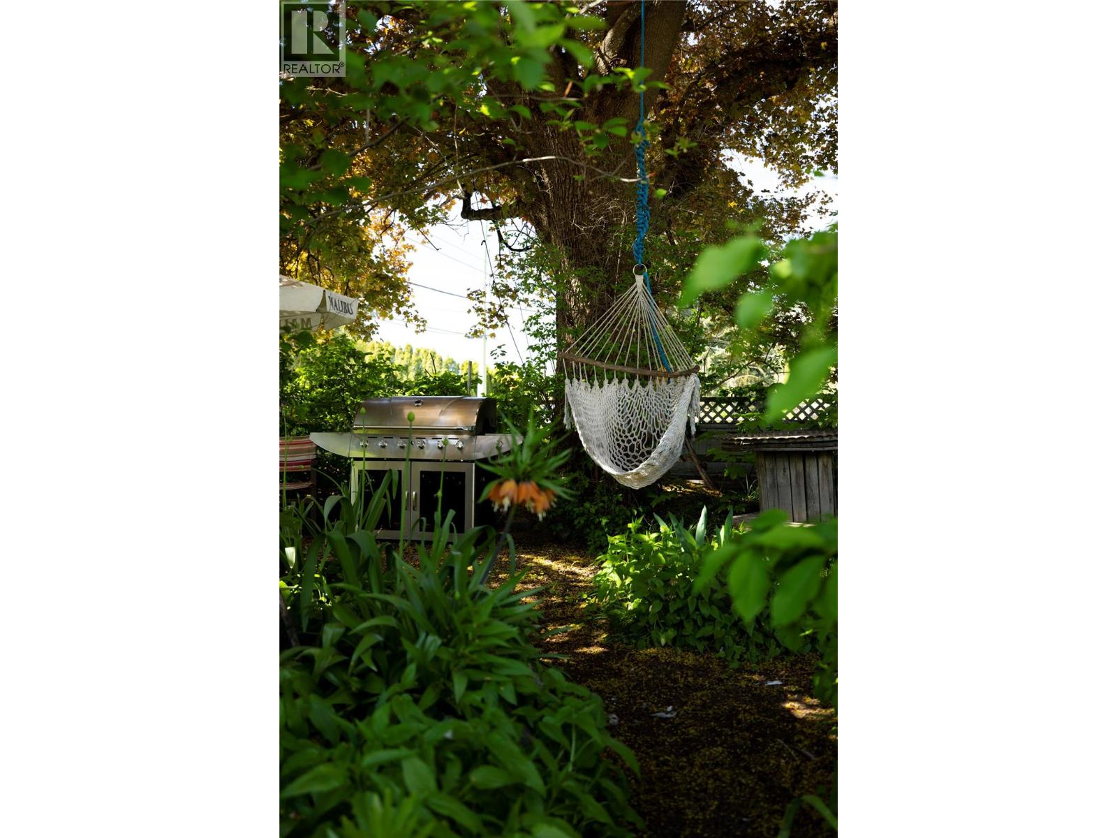 3720 Wood Avenue, Armstrong