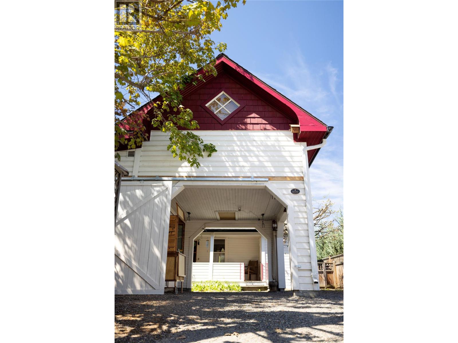 3720 Wood Avenue, Armstrong