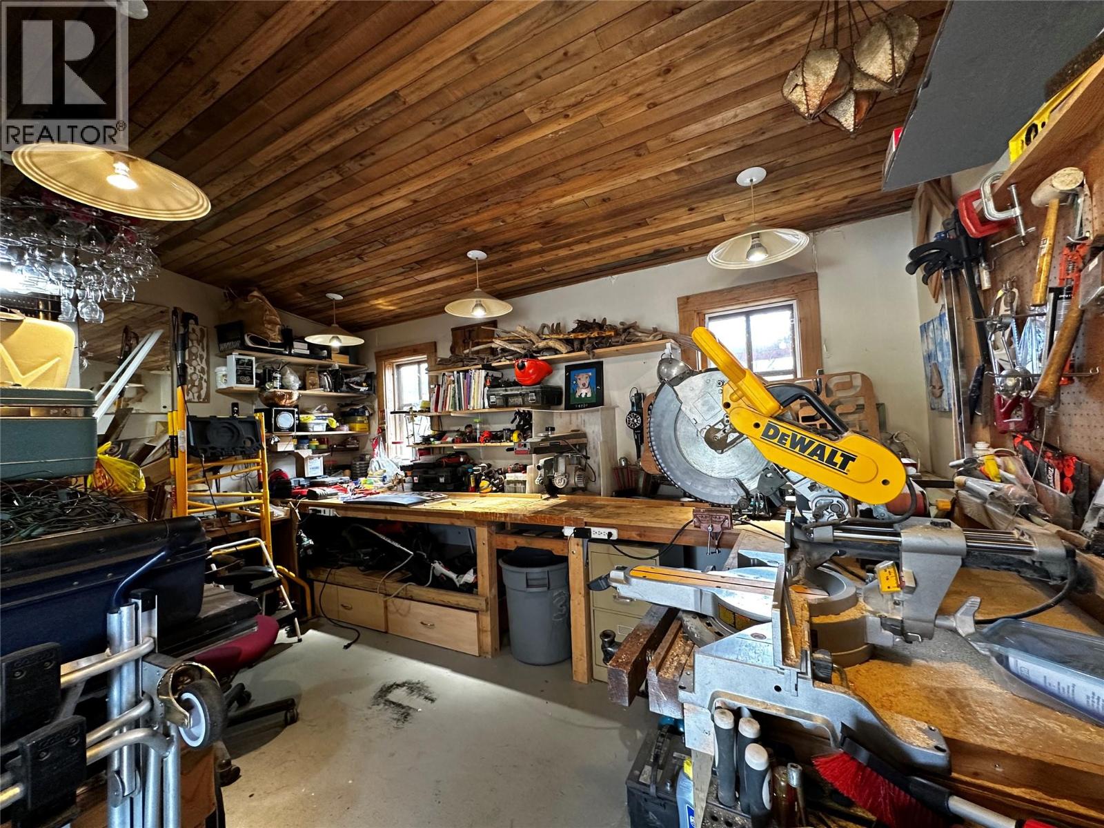 3720 Wood Avenue, Armstrong