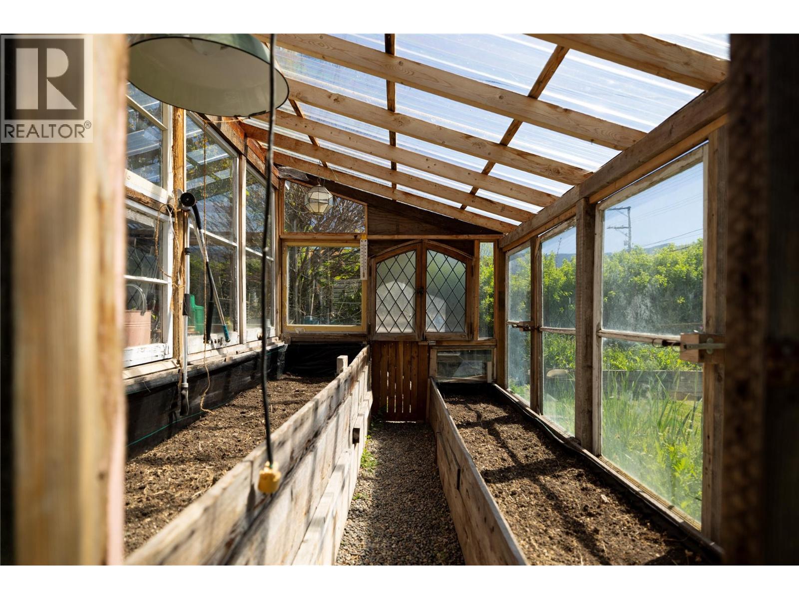 3720 Wood Avenue, Armstrong