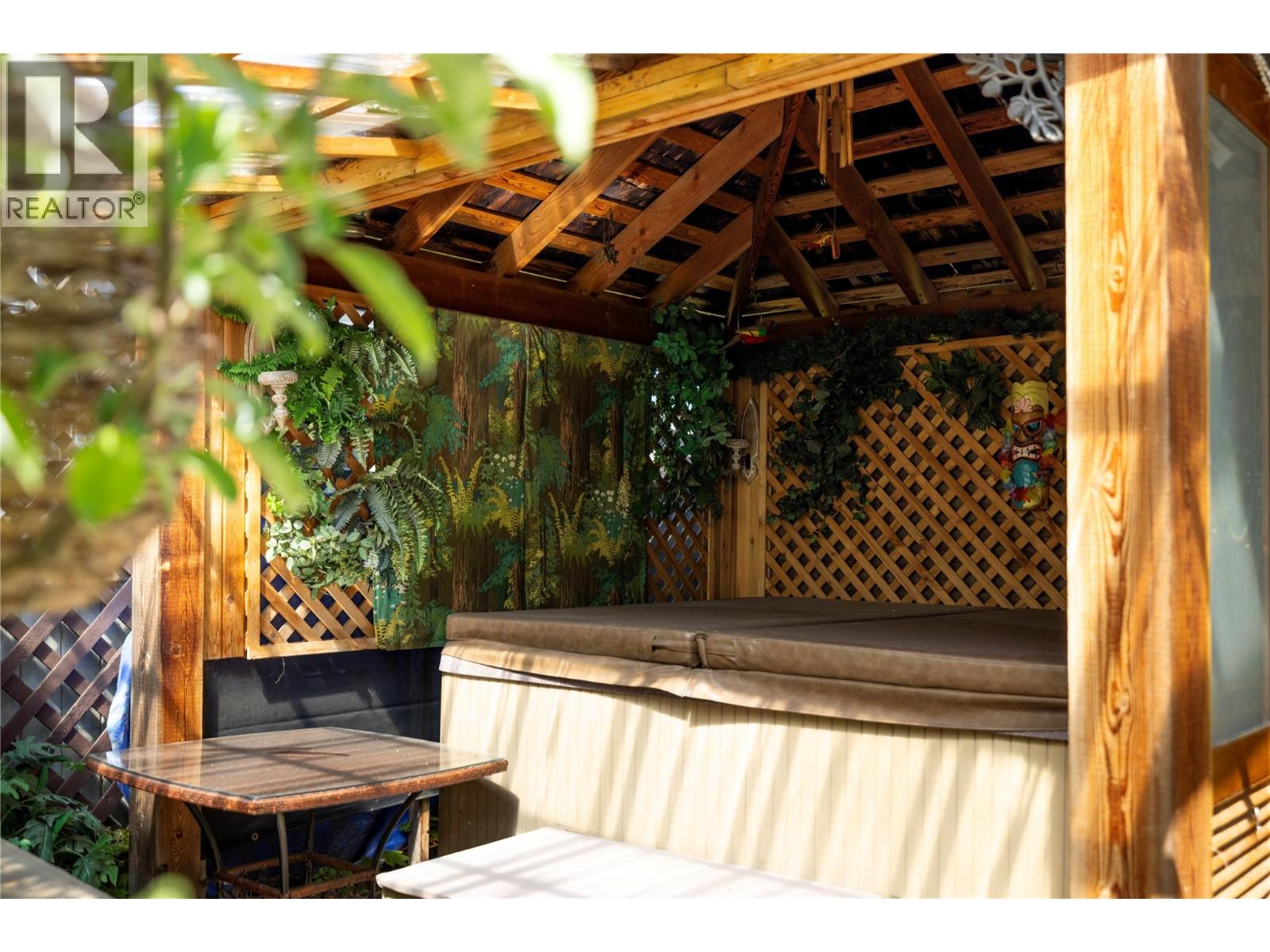 3720 Wood Avenue, Armstrong