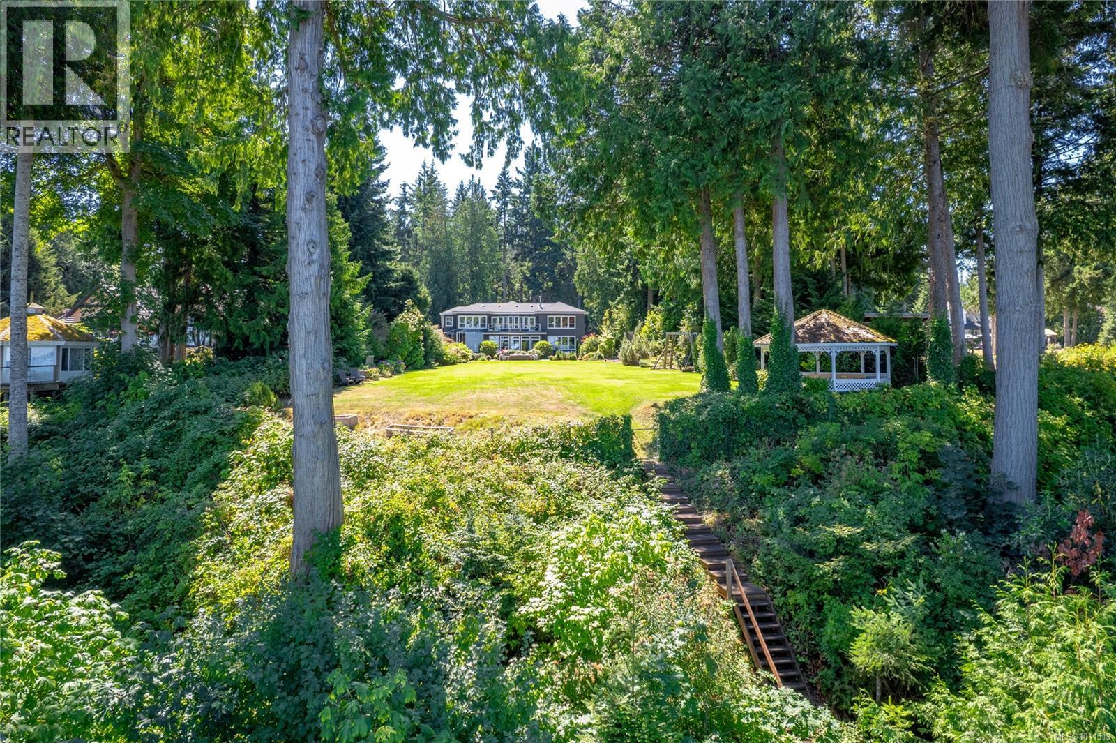 1895 Widgeon Rd, Qualicum Beach