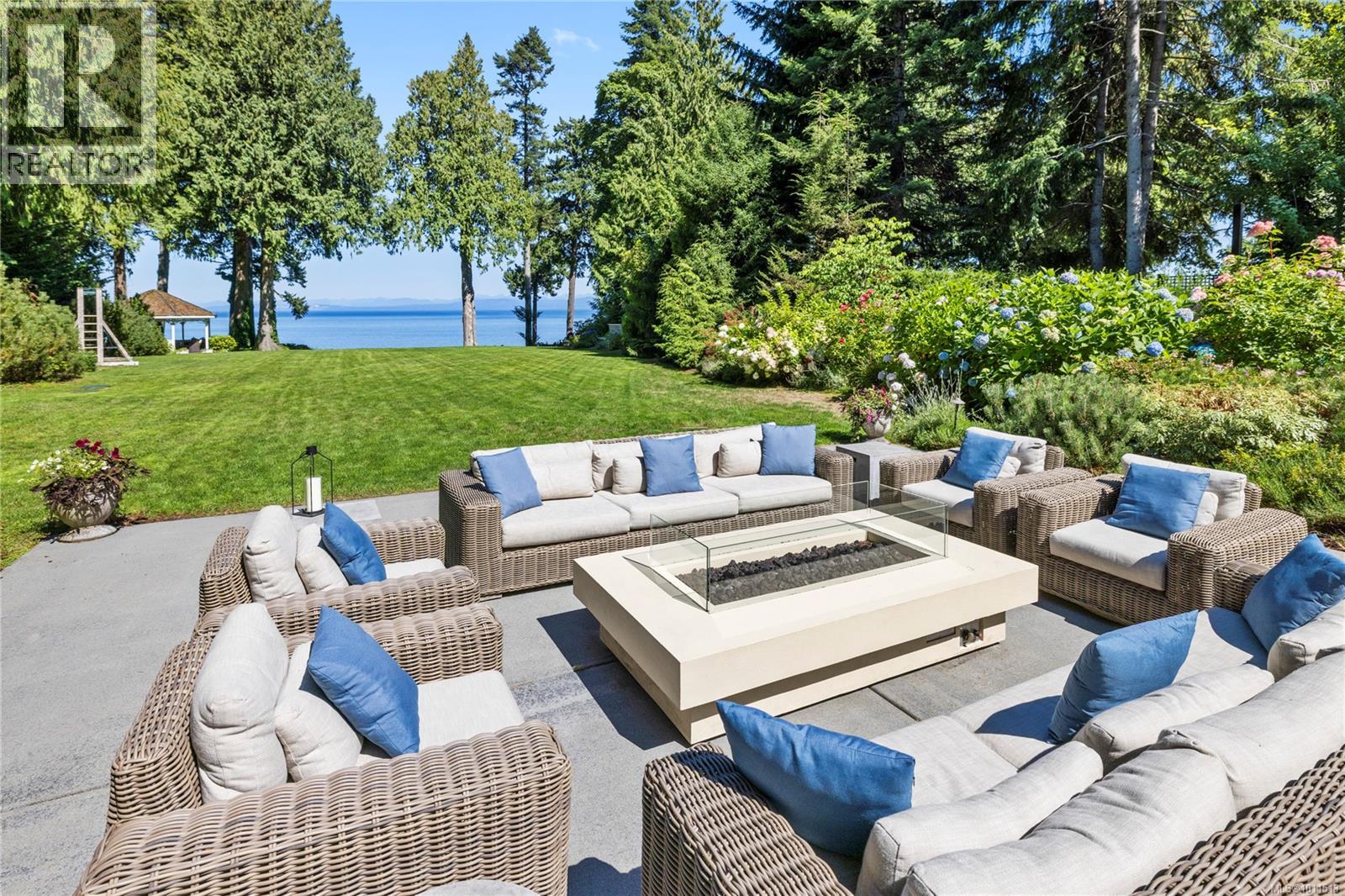 1895 Widgeon Rd, Qualicum Beach