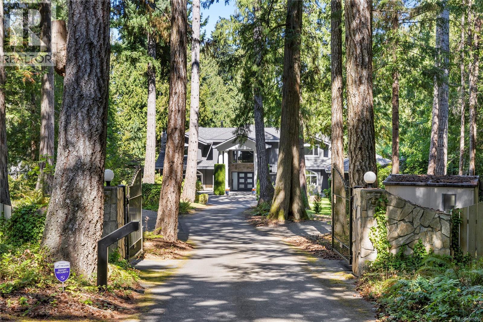 1895 Widgeon Rd, Qualicum Beach
