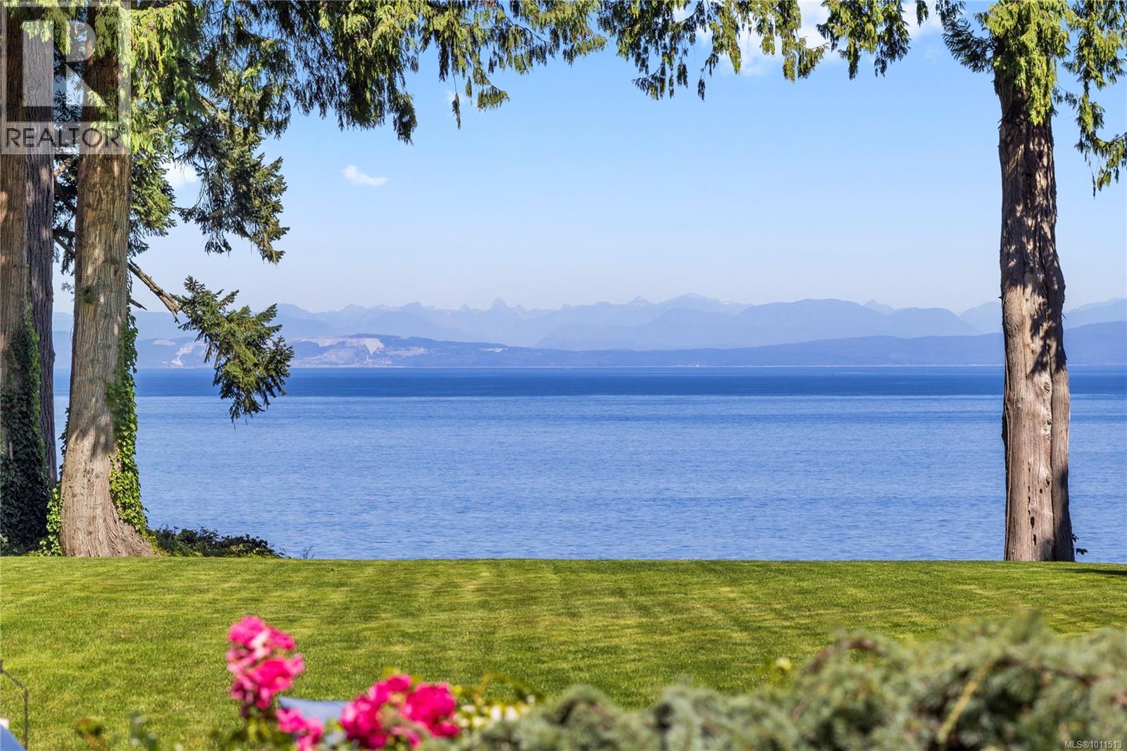 1895 Widgeon Rd, Qualicum Beach