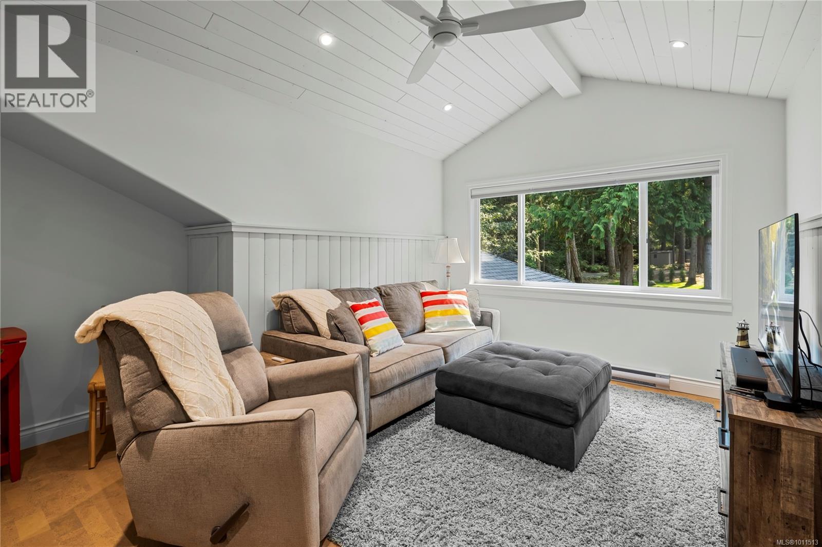 1895 Widgeon Rd, Qualicum Beach