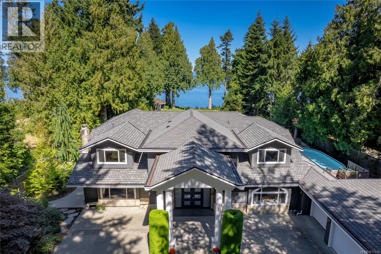1895 Widgeon Rd, Qualicum Beach