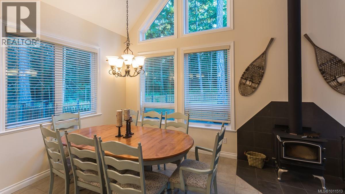 1895 Widgeon Rd, Qualicum Beach