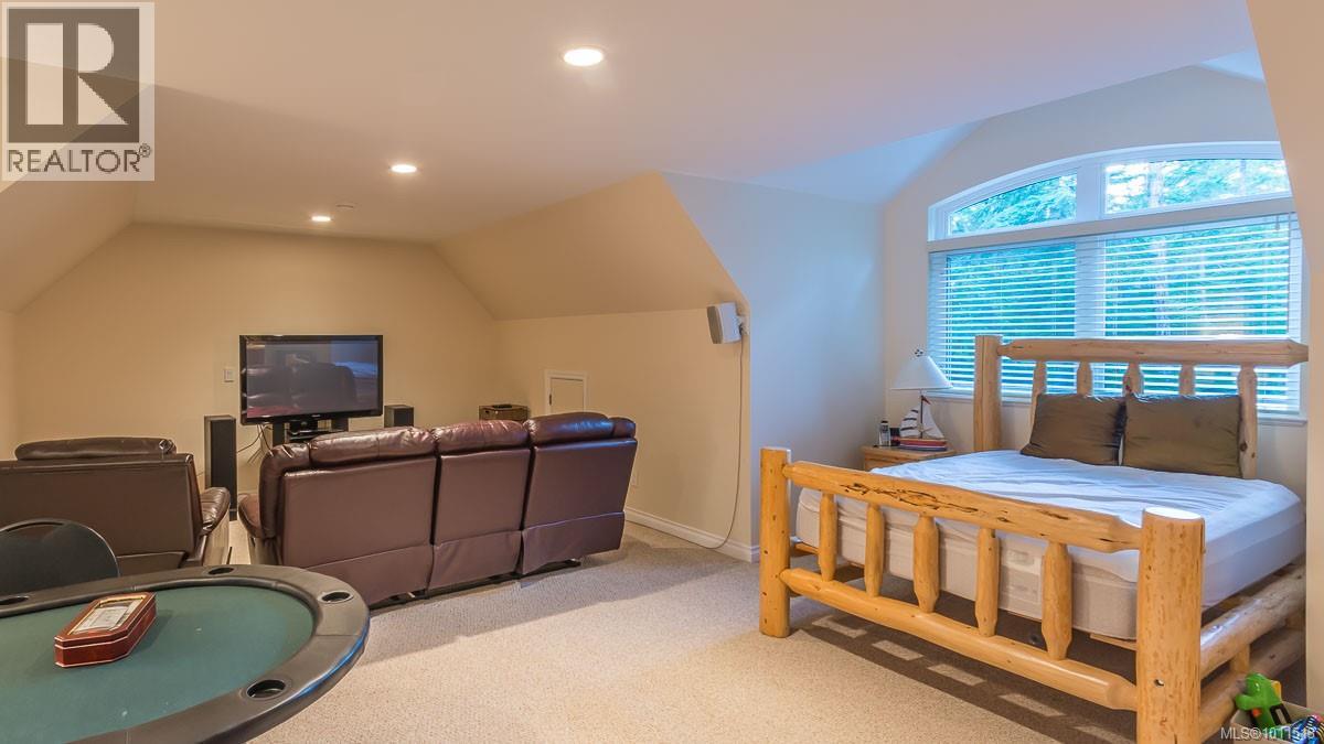 1895 Widgeon Rd, Qualicum Beach
