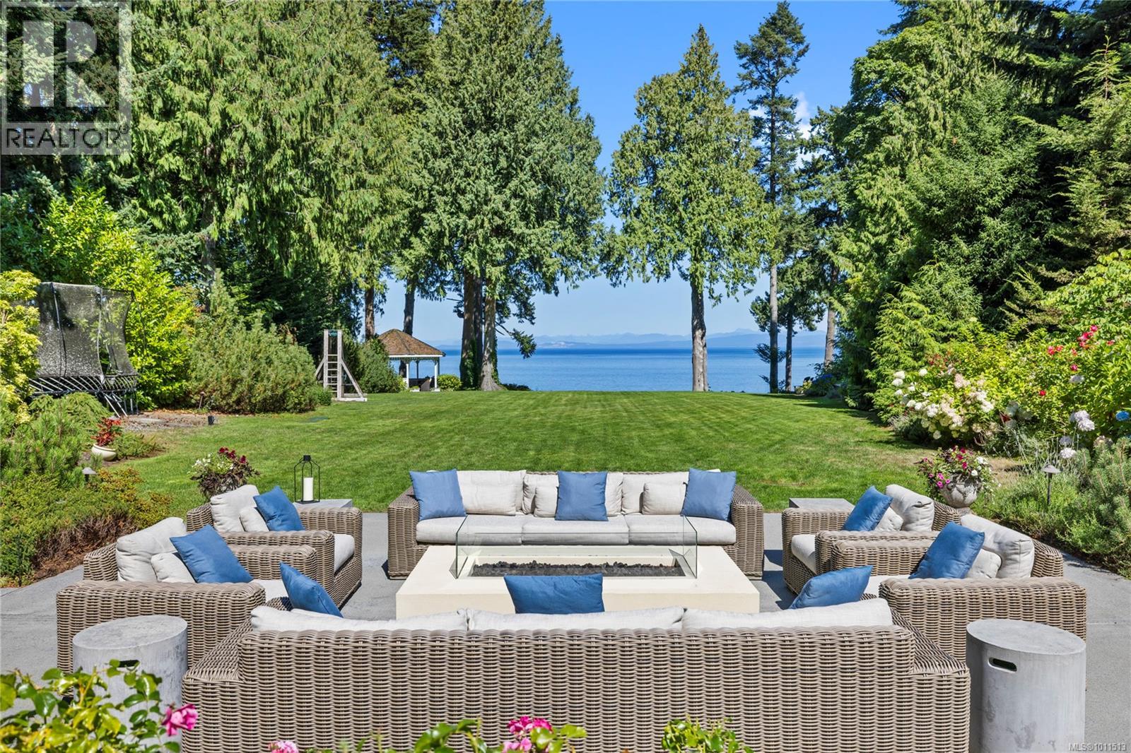 1895 Widgeon Rd, Qualicum Beach
