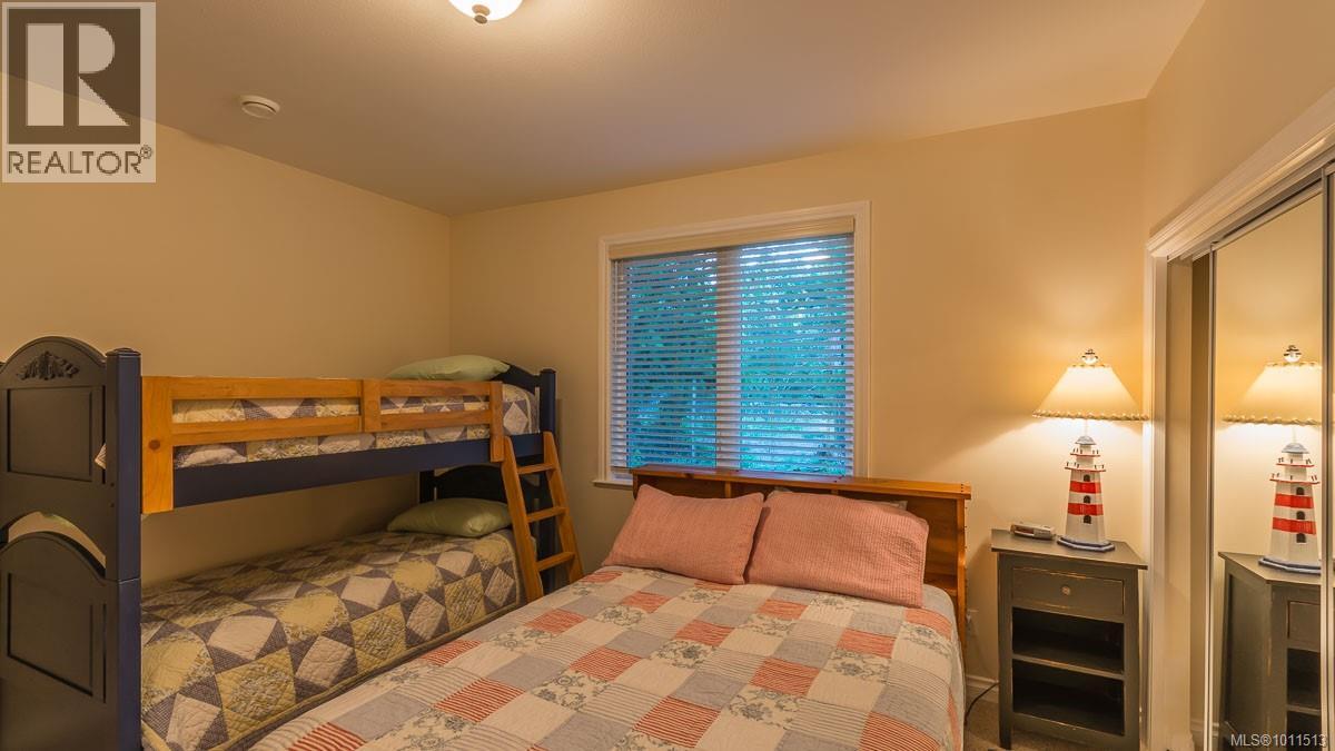 1895 Widgeon Rd, Qualicum Beach