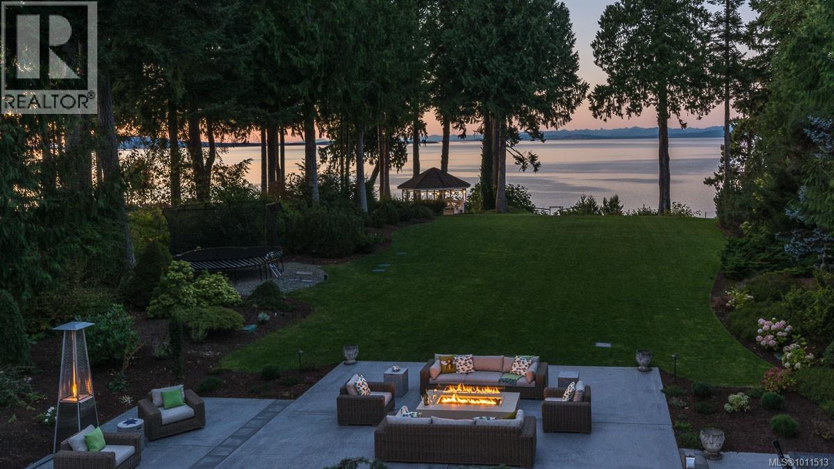 1895 Widgeon Rd, Qualicum Beach