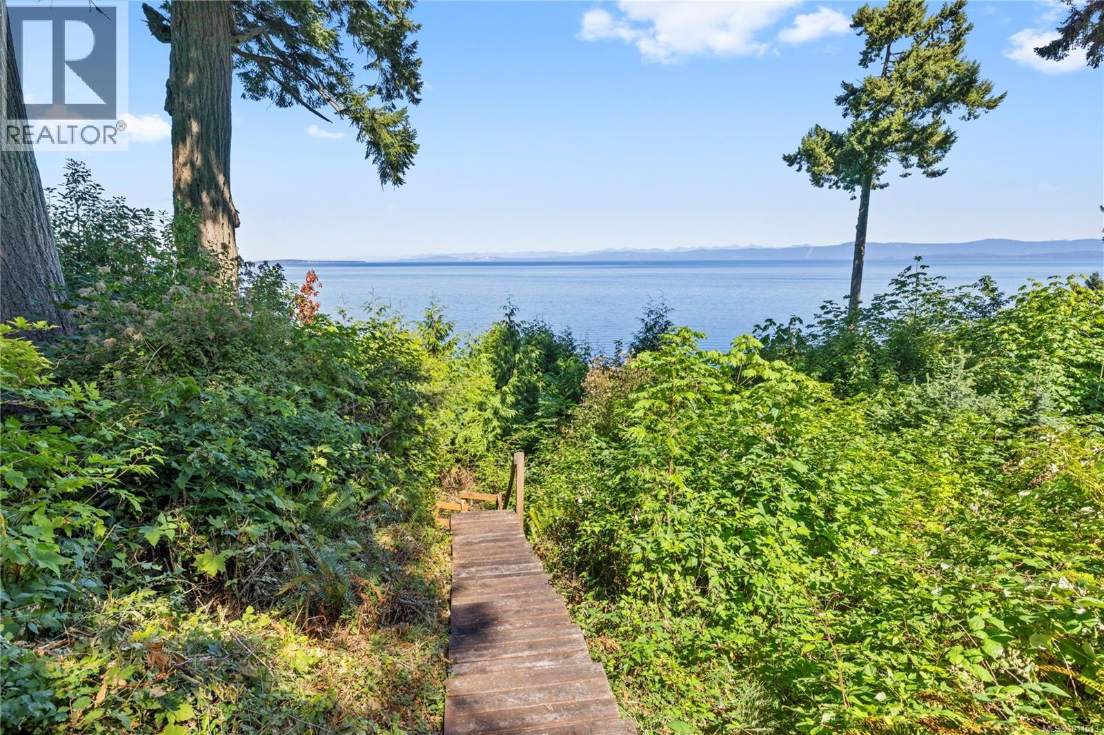 1895 Widgeon Rd, Qualicum Beach