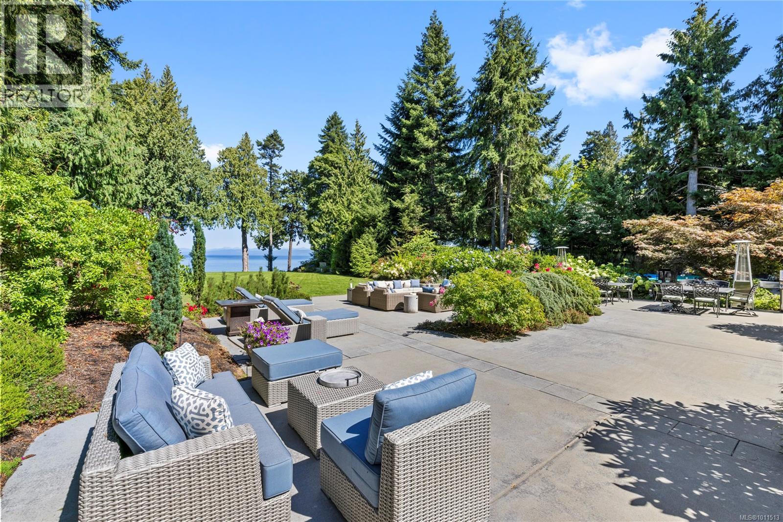 1895 Widgeon Rd, Qualicum Beach