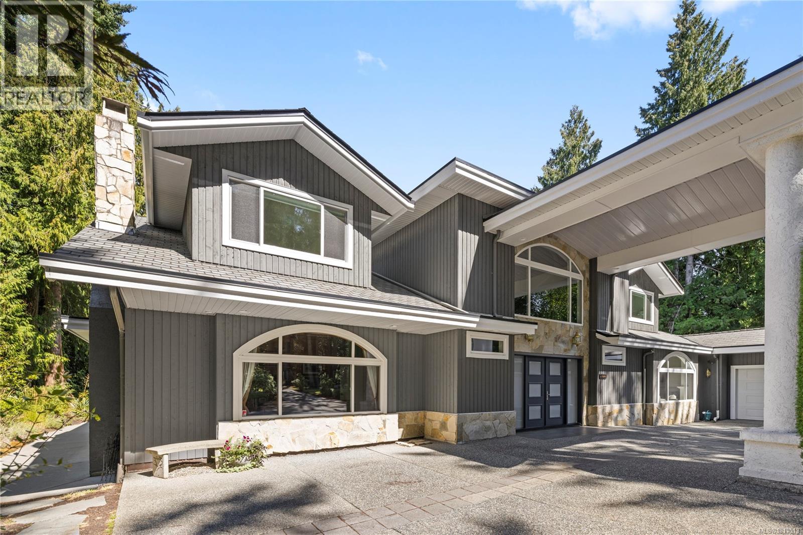 1895 Widgeon Rd, Qualicum Beach