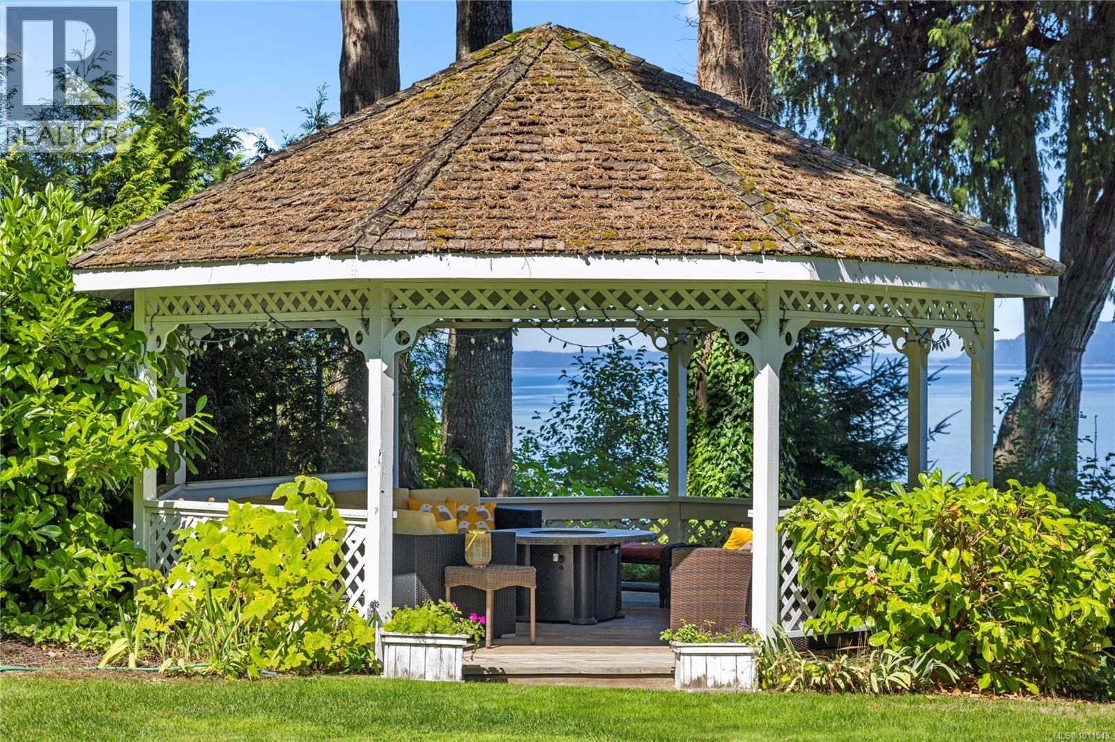 1895 Widgeon Rd, Qualicum Beach