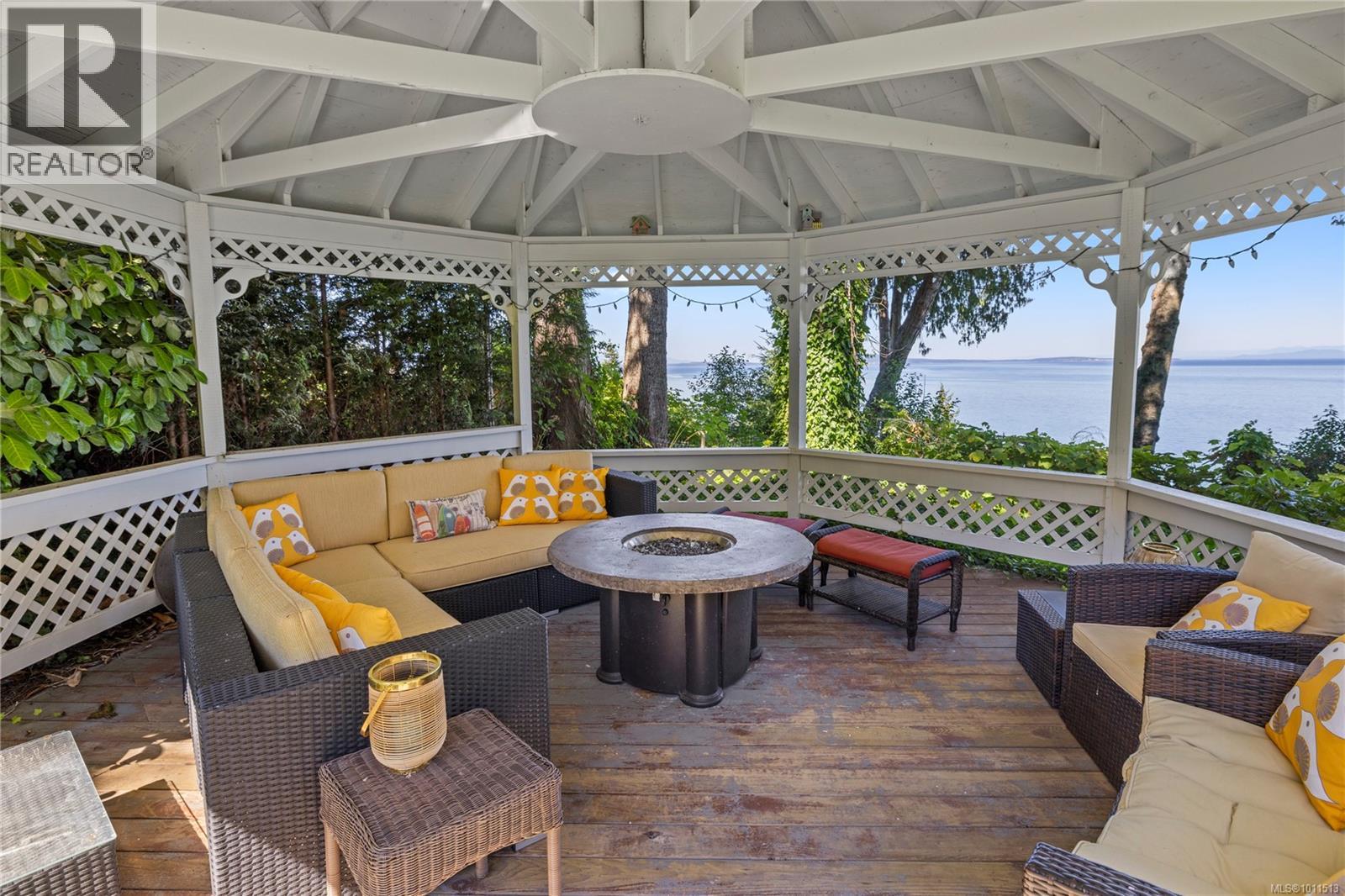1895 Widgeon Rd, Qualicum Beach