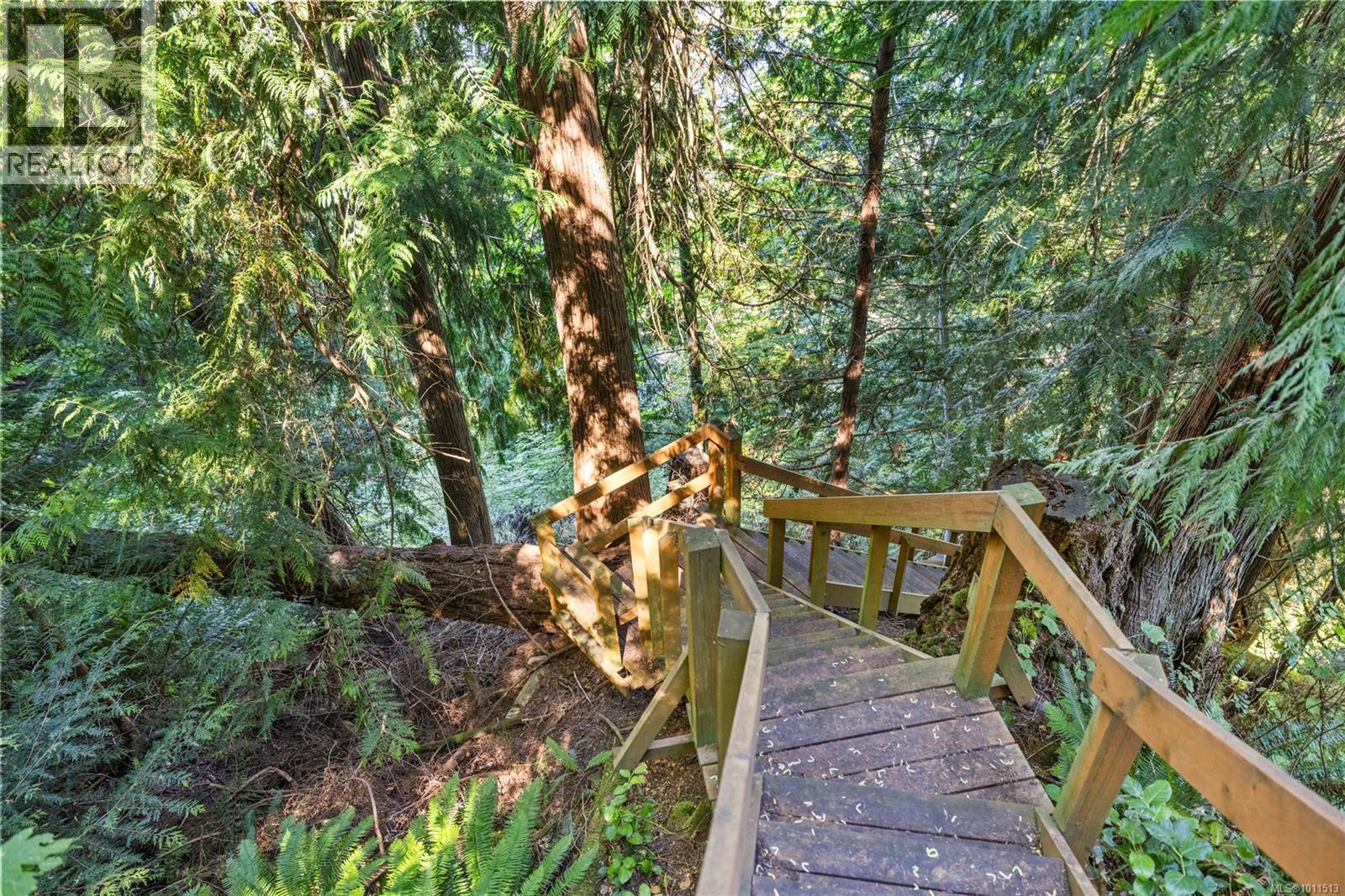 1895 Widgeon Rd, Qualicum Beach