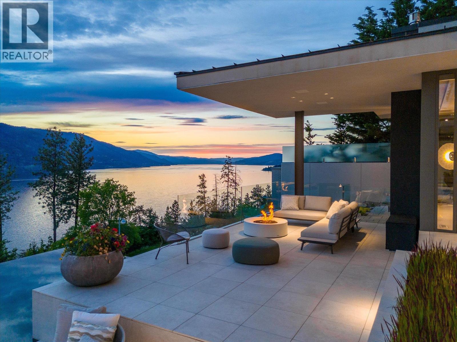 20 180 Sheerwater Court, Kelowna