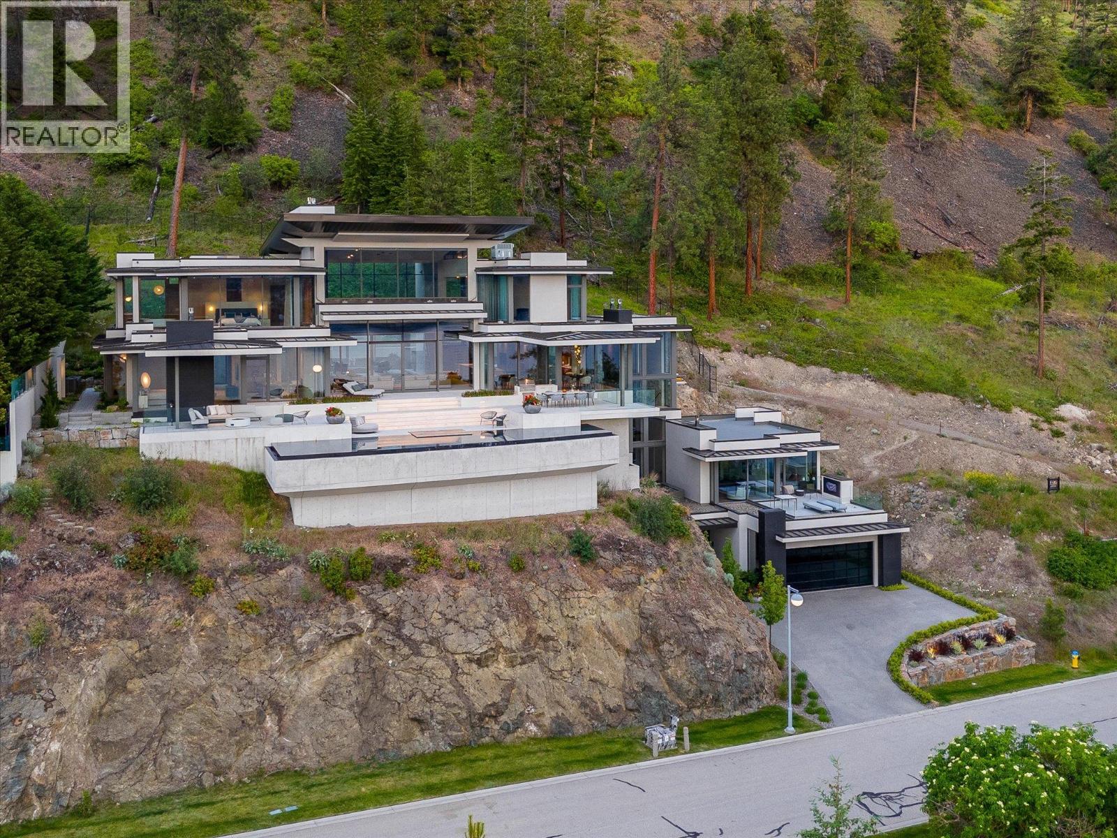 20 180 Sheerwater Court, Kelowna