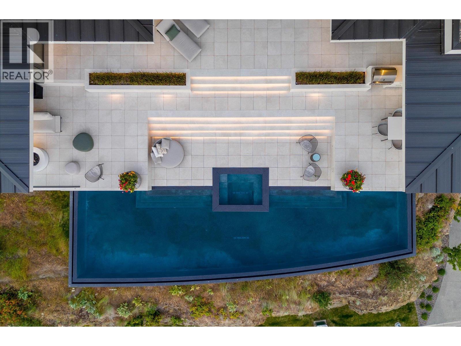 20 180 Sheerwater Court, Kelowna