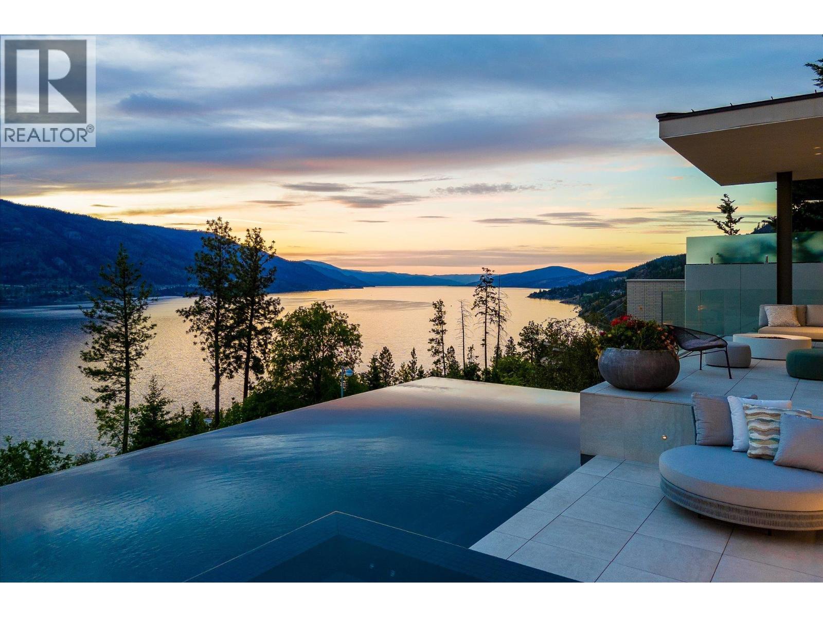 20 180 Sheerwater Court, Kelowna