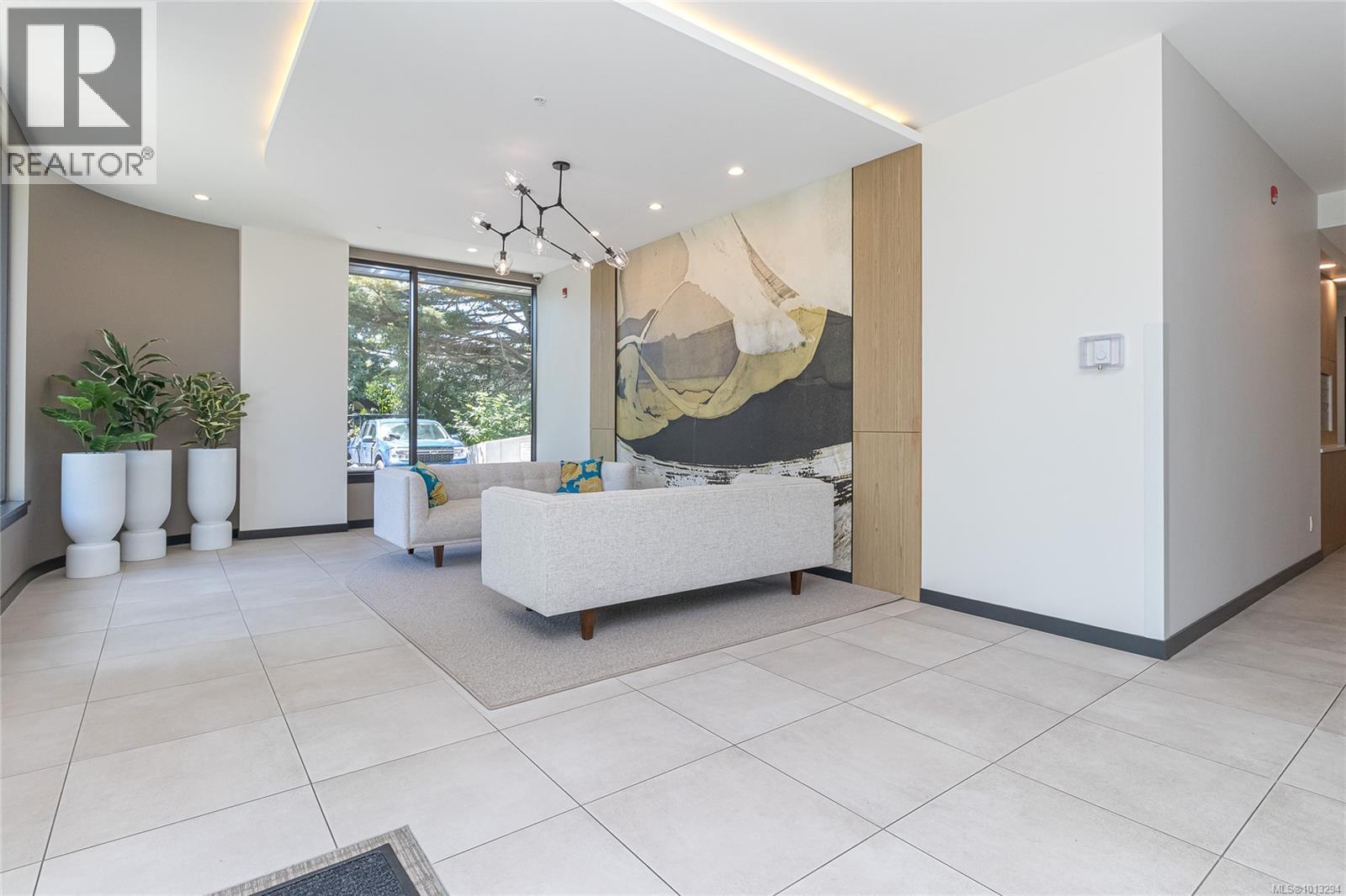 208 1018 Pentrelew Place, Victoria